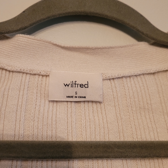 Aritzia | Small Plunge Cardigan - Picture 5 of 7